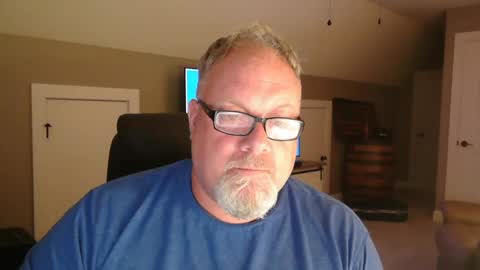 Snapshot of up2later chatting on October 2025 03:24:02 AM up2later online show from October 2025 03:24:02 AM