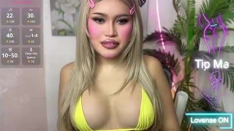 Snapshot of ur_bombshellpatty chatting on May 2026 06:04:01 PM ur_bombshellpatty online show from May 2026 06:04:01 PM