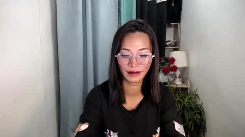 ur_hottest_girl online show from January 2026 04:00:02 PM