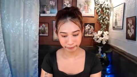 ur_rianlover online show from October 2025 09:24:01 PM