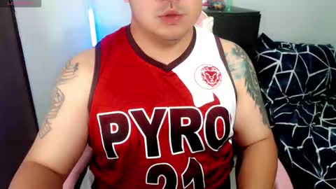 Snapshot of urasain_chub921 chatting on November 2025 08:40:01 PM Mike online show from November 2025 08:40:01 PM