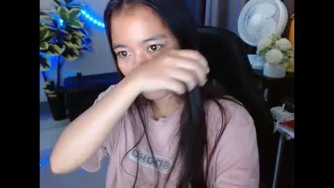 Snapshot of urasian_bella23 chatting on December 2024 01:14:01 AM urasian_bella23 online show from December 2024 01:14:01 AM