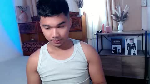 Snapshot of urasian_jpxx chatting on May 2026 09:20:01 PM JAMES online show from May 2026 09:20:01 PM