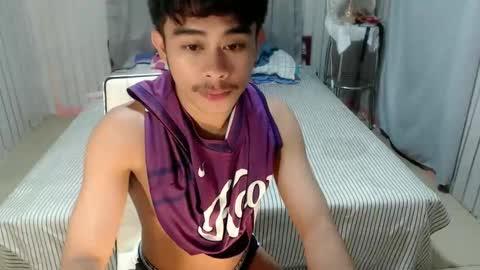 HI WE ARE NATHANIEL AND SEV online show from November 2025 04:18:02 PM