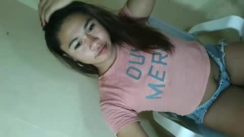 Snapshot of urasian_pinayxxx chatting on February 2026 04:20:01 AM Alvie online show from February 2026 04:20:01 AM