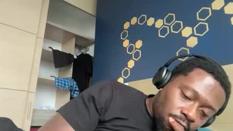 urbandick5 online show from April 2026 12:06:01 PM