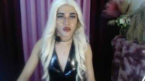 Snapshot of urcumgirlasiants chatting on September 2025 05:14:02 PM KENDALL online show from September 2025 05:14:02 PM