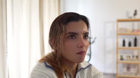 Linda Restrepo online show from December 2024 02:38:02 PM