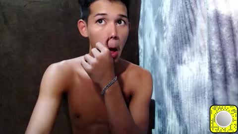 urdreamboy_clarin online show from April 2026 04:52:02 AM