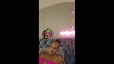 urfaveriri online show from November 2025 10:12:02 AM