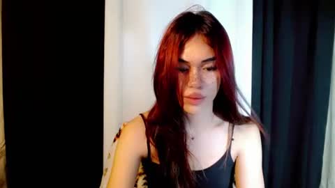 Snapshot of urgirl_leah chatting on September 2025 05:08:02 AM Leah online show from September 2025 05:08:02 AM