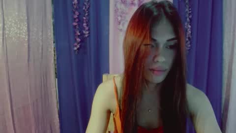 Snapshot of urgirl_leah chatting on September 2025 08:50:02 AM Leah online show from September 2025 08:50:02 AM