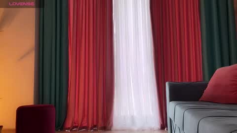 Jenny online show from September 2025 12:27:02 PM