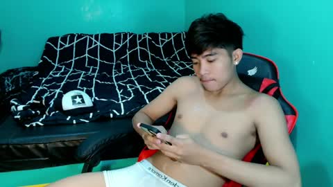 Snapshot of urhot_jeremyxx chatting on May 2026 05:24:01 AM jeremy online show from May 2026 05:24:01 AM