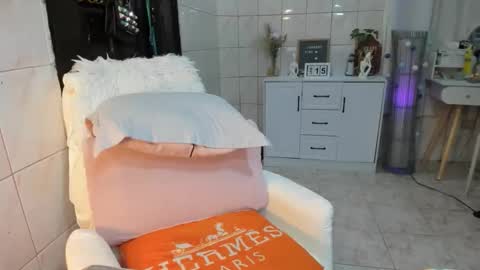 Snapshot of urhotmistress02 chatting on January 2026 01:54:02 AM urhotmistress02 online show from January 2026 01:54:02 AM