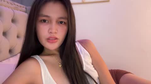 Amira online show from November 2025 02:00:02 AM