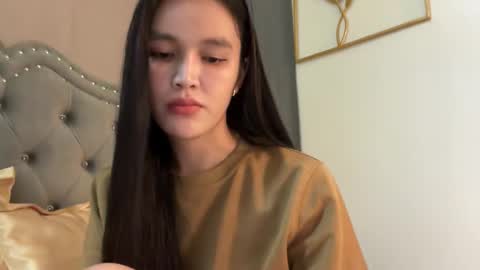 Amira online show from December 2025 01:35:01 AM