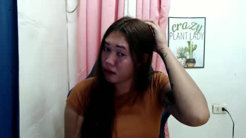 Snapshot of urlovely_sofie chatting on November 2025 08:18:02 PM Sofie online show from November 2025 08:18:02 PM