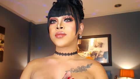 UrMajestyTyra online show from November 2025 01:00:02 AM