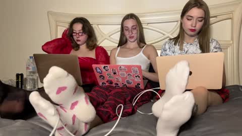 urmissalice online show from December 2024 02:25:02 PM