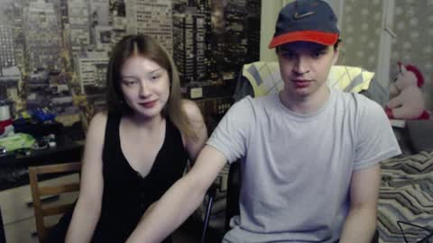 Snapshot of uroxygen chatting on April 2026 05:25:02 PM Mary online show from April 2026 05:25:02 PM