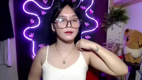 Pia online show from October 2025 10:44:02 PM