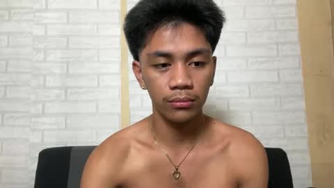 Snapshot of urpinoynaughty chatting on November 2025 04:30:01 PM urpinoynaughty online show from November 2025 04:30:01 PM