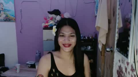 hi im kim online show from December 2025 11:48:01 AM