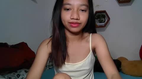 Snapshot of urshamegirl4you chatting on May 2026 02:27:02 AM Your LUNA online show from May 2026 02:27:02 AM