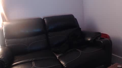 urslav75 online show from November 2025 06:52:01 PM