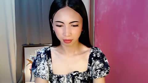 Sofia online show from December 2025 07:39:01 AM