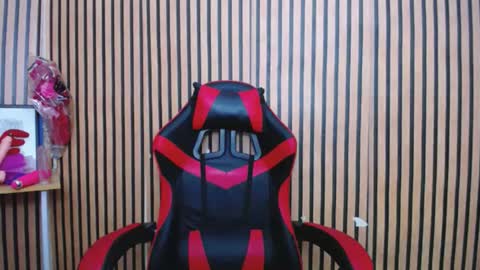 yanie online show from January 2025 03:18:01 PM