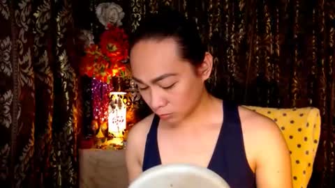 Snapshot of urtimelessbeauty chatting on March 2025 08:31:02 PM Merca online show from March 2025 08:31:02 PM