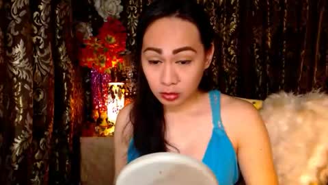 Snapshot of urtimelessbeauty chatting on October 2025 09:37:01 PM Merca online show from October 2025 09:37:01 PM