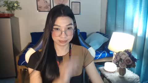 Snapshot of urwetasianprincessxx chatting on January 2025 01:19:02 PM Ashley Kate Mateo Gray online show from January 2025 01:19:02 PM