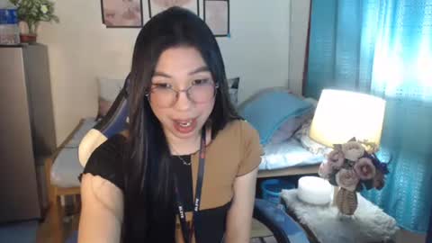 Snapshot of urwetasianprincessxx chatting on February 2025 02:12:01 PM Ashley Kate Mateo Gray online show from February 2025 02:12:01 PM