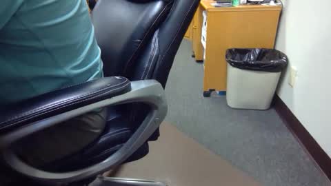 useemie online show from April 2026 11:04:01 PM