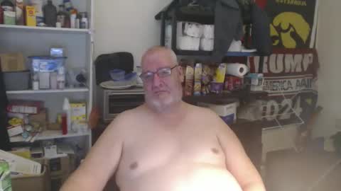 Snapshot of usgoober chatting on December 2024 05:52:02 AM Eric online show from December 2024 05:52:02 AM