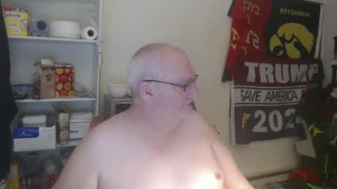 Snapshot of usgoober chatting on January 2025 03:09:02 AM Eric online show from January 2025 03:09:02 AM