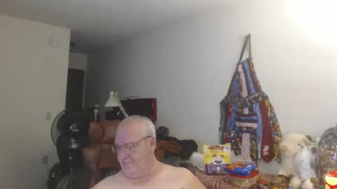 Snapshot of usgoober chatting on October 2025 03:04:02 AM Eric online show from October 2025 03:04:02 AM