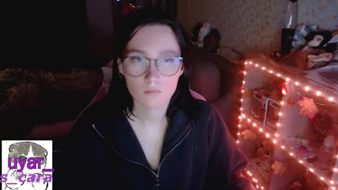 Cara online show from October 2025 07:14:02 PM