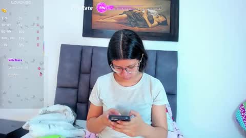 Snapshot of vahiolet_smith chatting on May 2026 03:03:02 AM Vahiolet smith online show from May 2026 03:03:02 AM