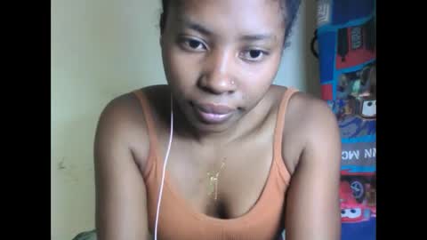 vailla02 online show from October 2025 10:08:02 PM