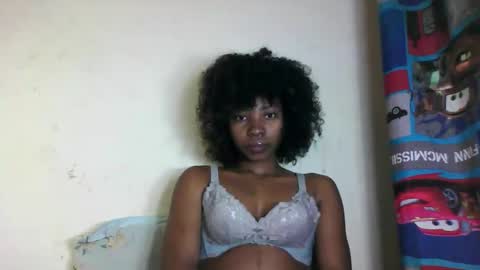 vailla02 online show from October 2025 12:15:02 PM