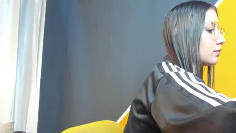 VaiolletCooper online show from April 2026 01:34:01 PM