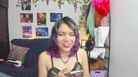 Snapshot of vaioletuwu chatting on May 2026 10:49:02 PM Vaiolet1314 online show from May 2026 10:49:02 PM