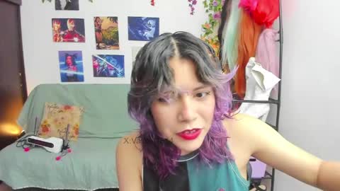 Snapshot of vaioletuwu chatting on May 2026 02:51:02 AM Vaiolet1314 online show from May 2026 02:51:02 AM