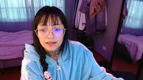 Snapshot of val_azuna chatting on November 2025 12:37:01 PM valentina online show from November 2025 12:37:01 PM
