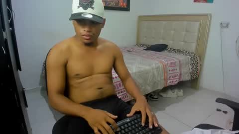 Snapshot of val_sex02 chatting on January 2025 04:19:01 PM val_sex02 online show from January 2025 04:19:01 PM