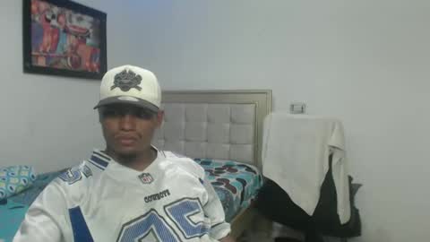 Snapshot of val_sex02 chatting on March 2025 02:41:01 AM val_sex02 online show from March 2025 02:41:01 AM